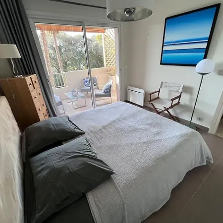 Appartement Avec Terrasse, Vue Jardin Et Piscine Antibes Esterno foto