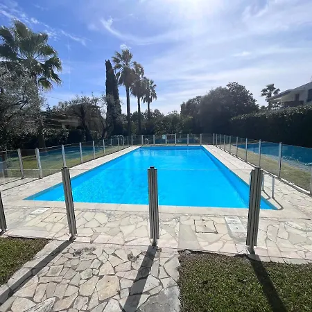 Appartement Avec Terrasse, Vue Jardin Et Piscine Antibes Esterno foto