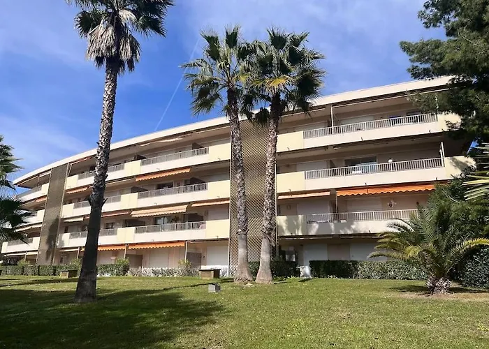 Appartement Avec Terrasse, Vue Jardin Et Piscine