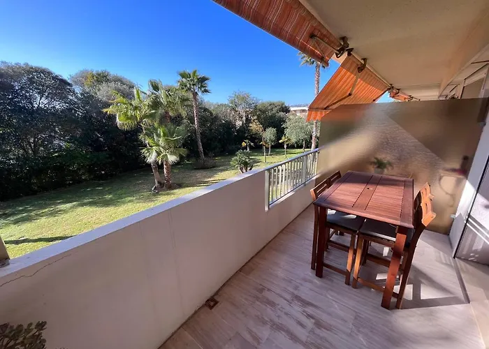 Appartement Avec Terrasse, Vue Jardin Et Piscine