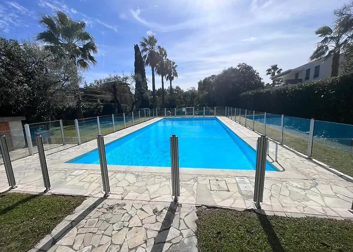 Appartement Avec Terrasse, Vue Jardin Et Piscine
